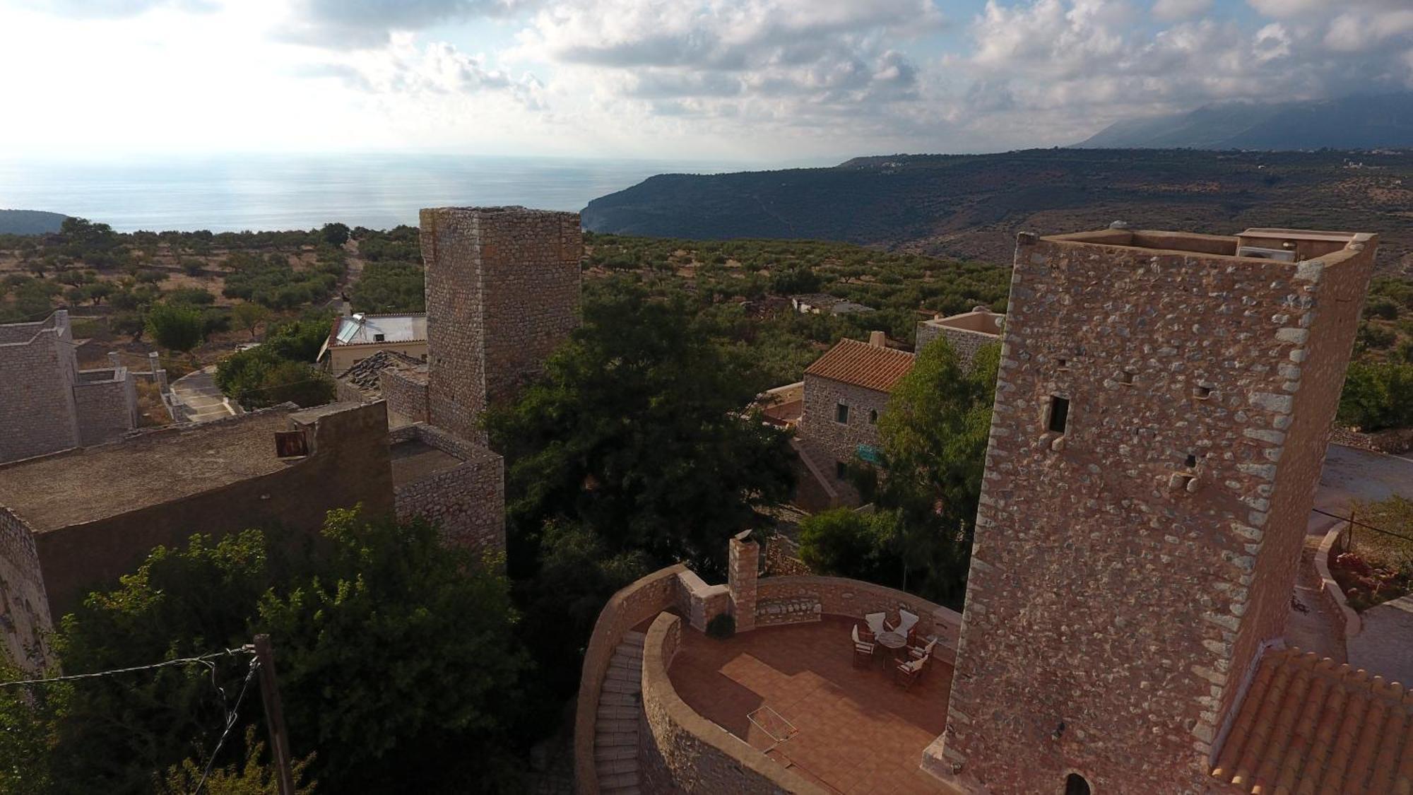 אפרטהוטל Pírgos Dhiroú Arapakis Historic Castle מראה חיצוני תמונה