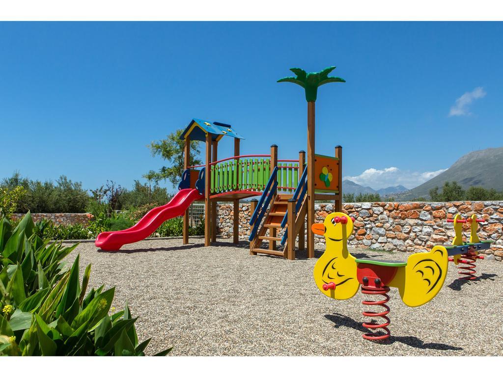 אפרטהוטל Pírgos Dhiroú Arapakis Historic Castle מראה חיצוני תמונה