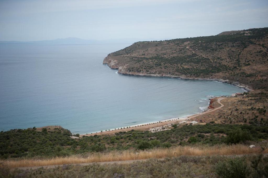 אפרטהוטל Pírgos Dhiroú Arapakis Historic Castle מראה חיצוני תמונה