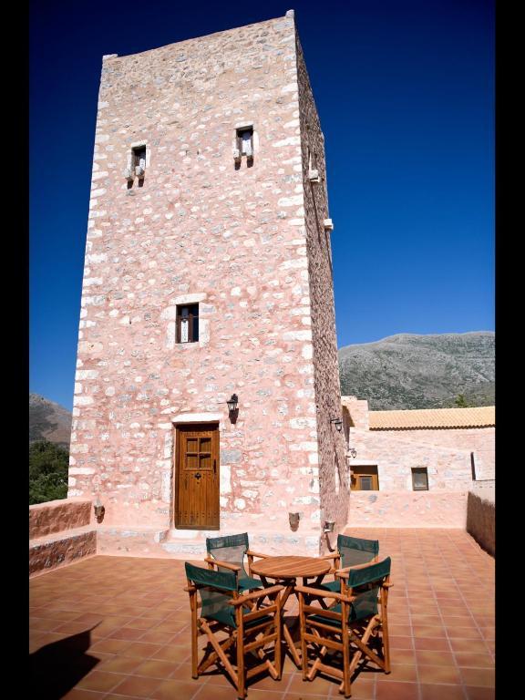 אפרטהוטל Pírgos Dhiroú Arapakis Historic Castle מראה חיצוני תמונה