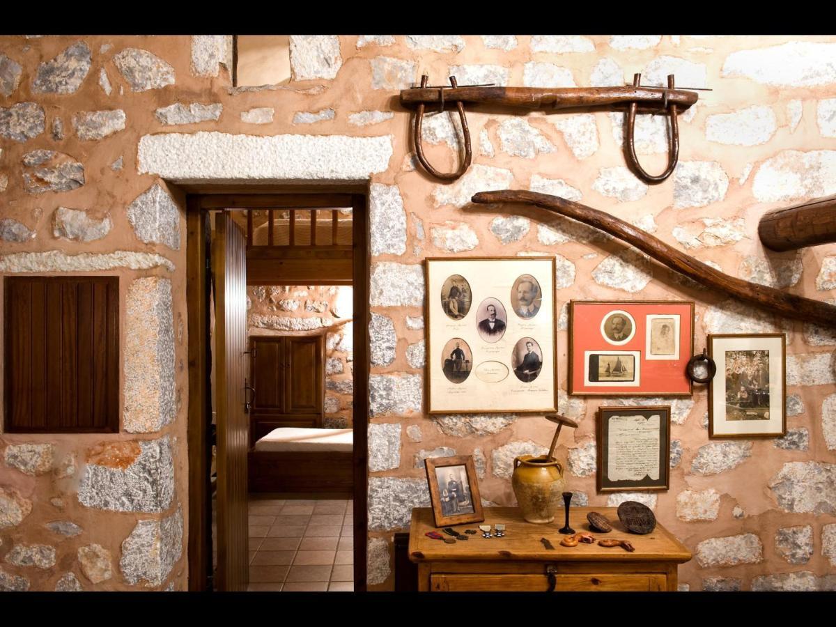 אפרטהוטל Pírgos Dhiroú Arapakis Historic Castle חדר תמונה