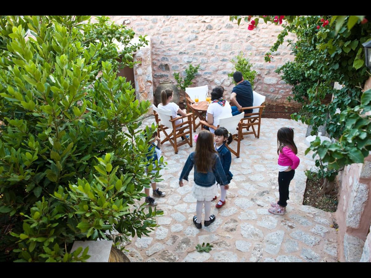אפרטהוטל Pírgos Dhiroú Arapakis Historic Castle חדר תמונה