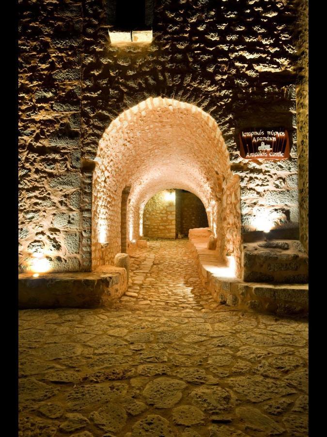 אפרטהוטל Pírgos Dhiroú Arapakis Historic Castle מראה חיצוני תמונה