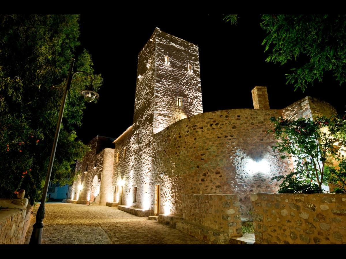 אפרטהוטל Pírgos Dhiroú Arapakis Historic Castle מראה חיצוני תמונה