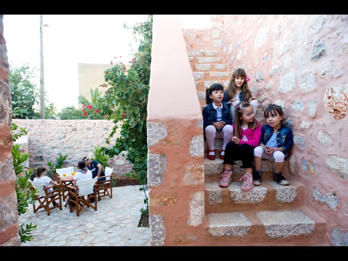 אפרטהוטל Pírgos Dhiroú Arapakis Historic Castle חדר תמונה